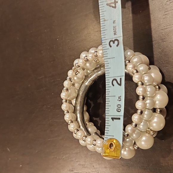 6 Tier, Faux Pearl Cuff Braclet - Picture 10 of 11